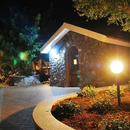 Turismo Rurale Maria Caterina * קאלה גונונה