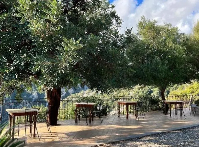בית כפרי Turismo Rurale Maria Caterina קאלה גונונה